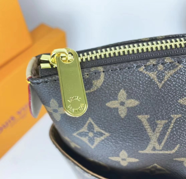 ルイヴィトンバッグ角部分ディテール